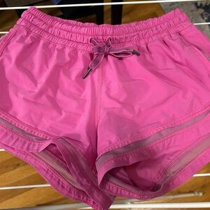 GUC Lululemon Similar to Hotty Hot Short Pink  Size 6